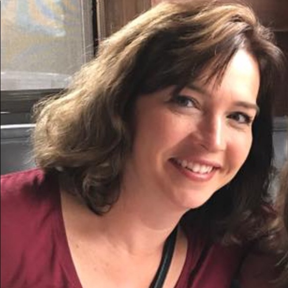 Meet your Posher, Cynthia - Picture 1 of 1